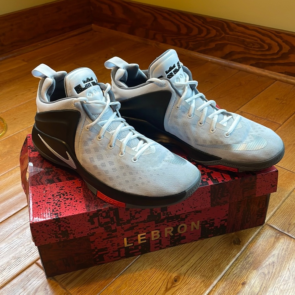 Nike Zoom Witness Men’s Size 12 White / White-Black- Cool Grey